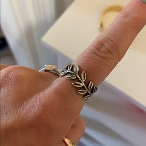 Pandora leaf ring